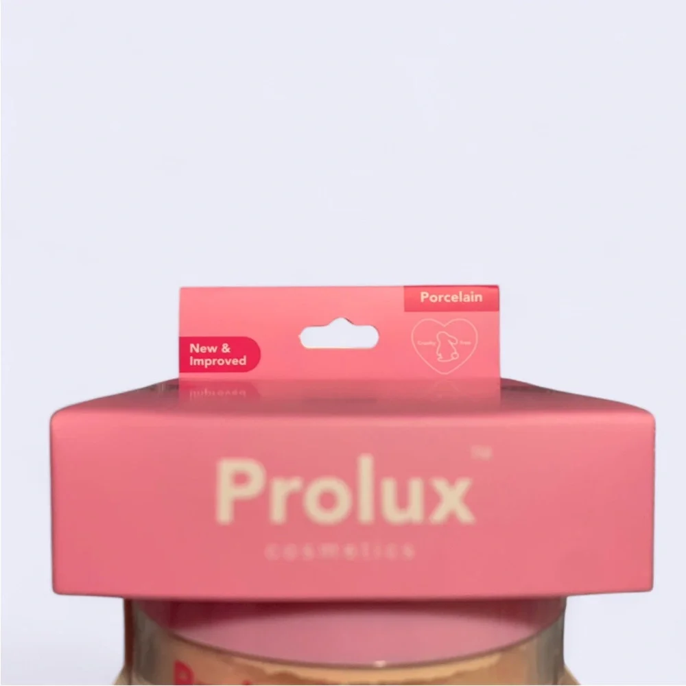 NWT. Prolux Matte Setting Powder with Puff.